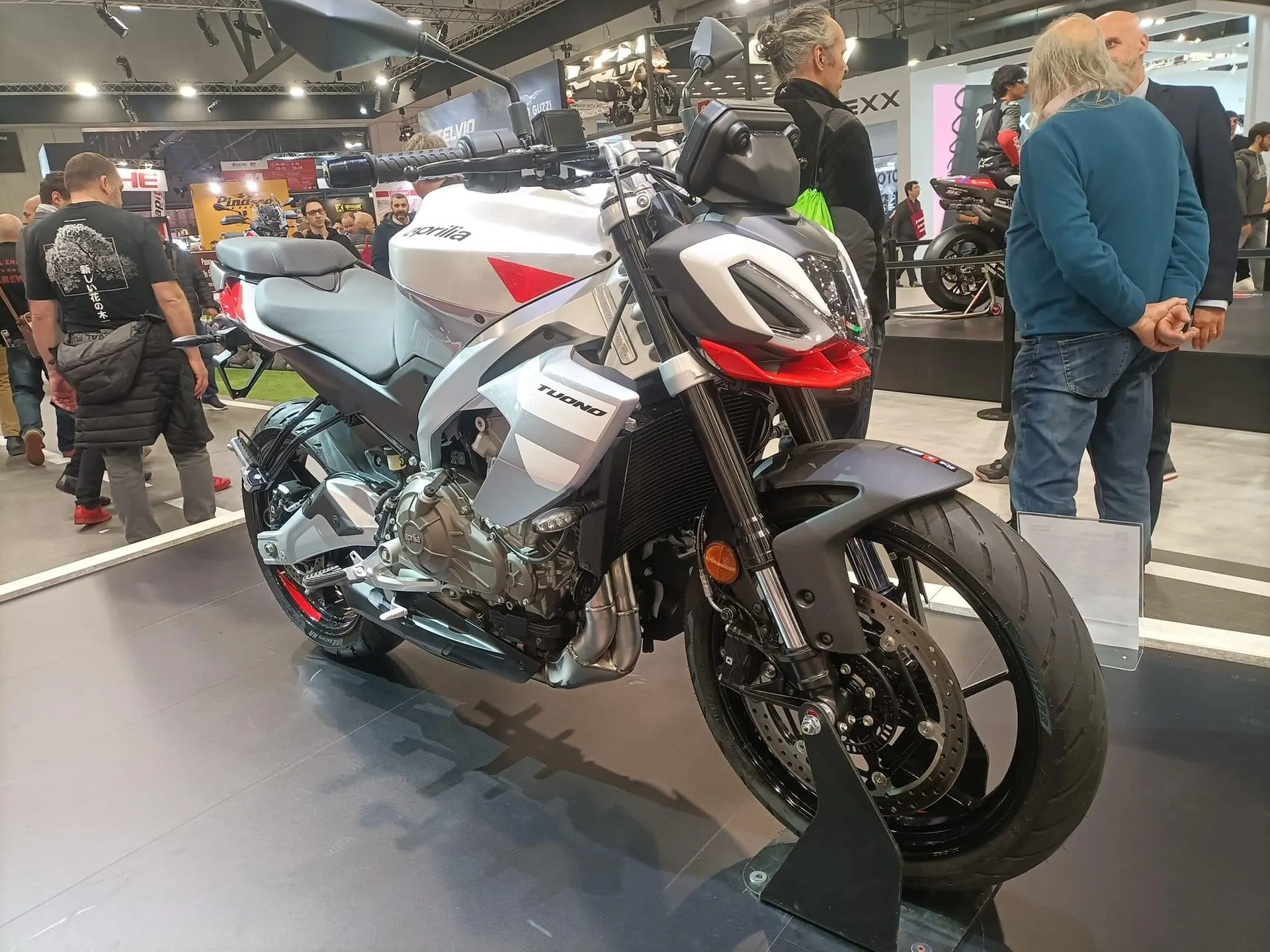 Aprilia Tuono 457 — Front three-quarter