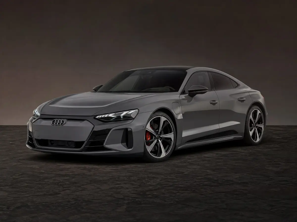 Audi e-tron GT — Studio (dark)