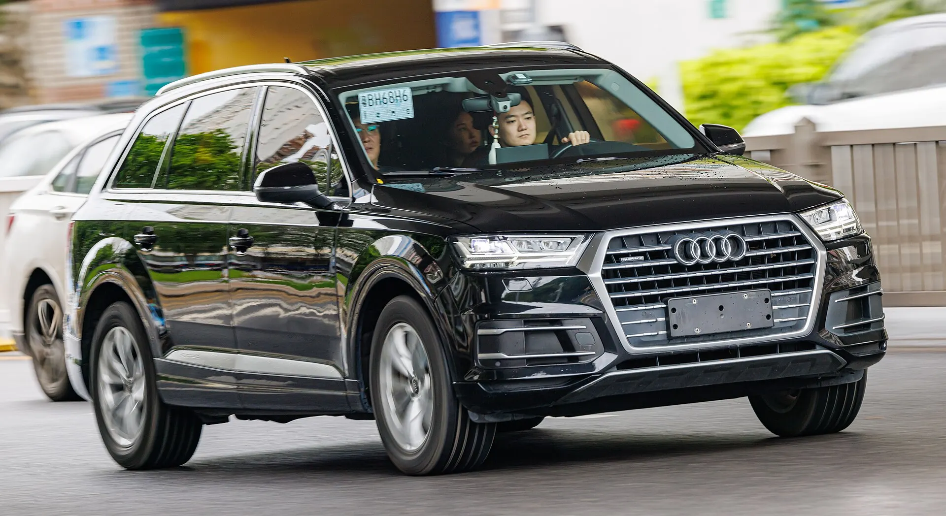 Audi Q7 — On the road