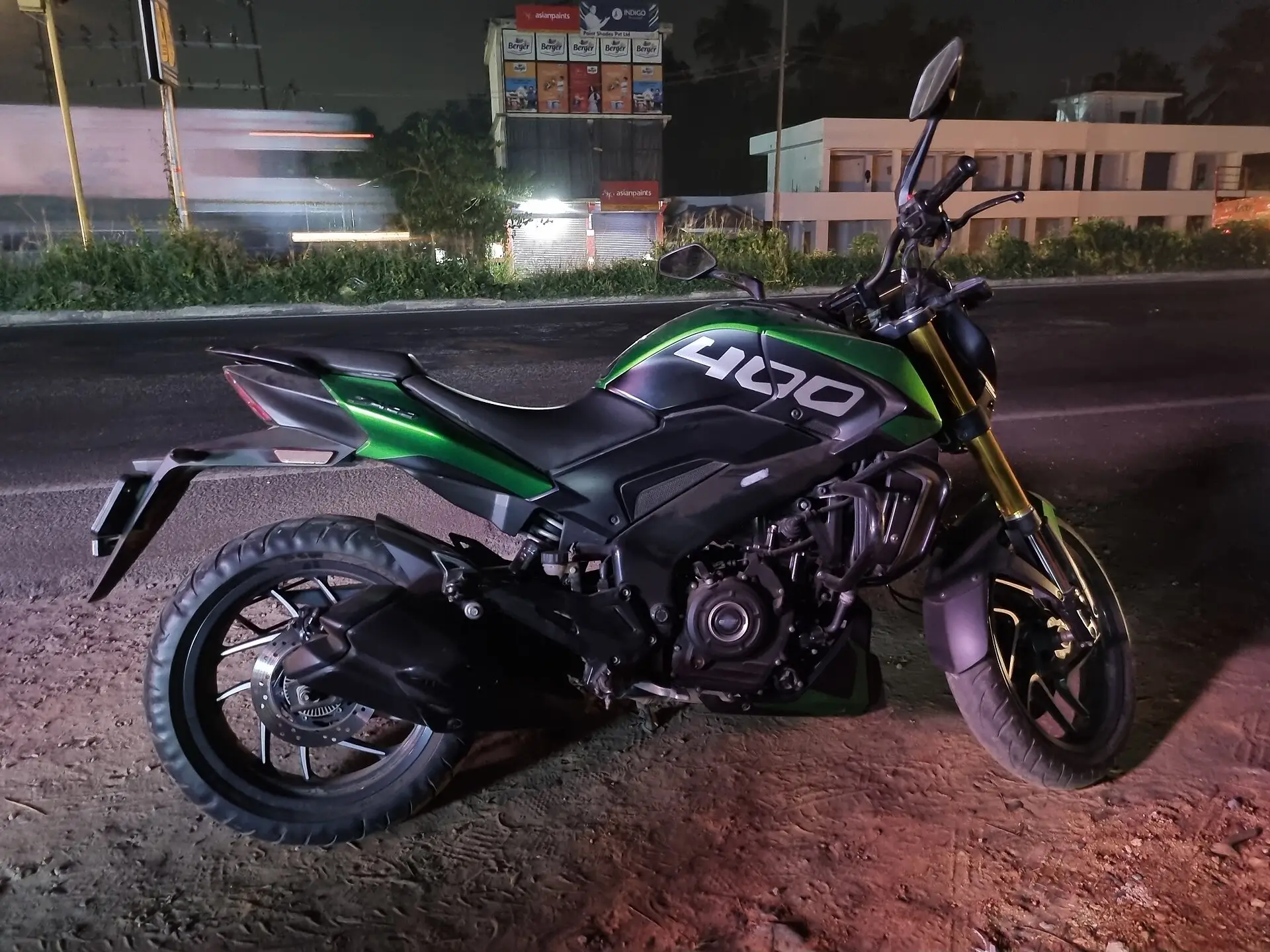 Bajaj Dominar 400
