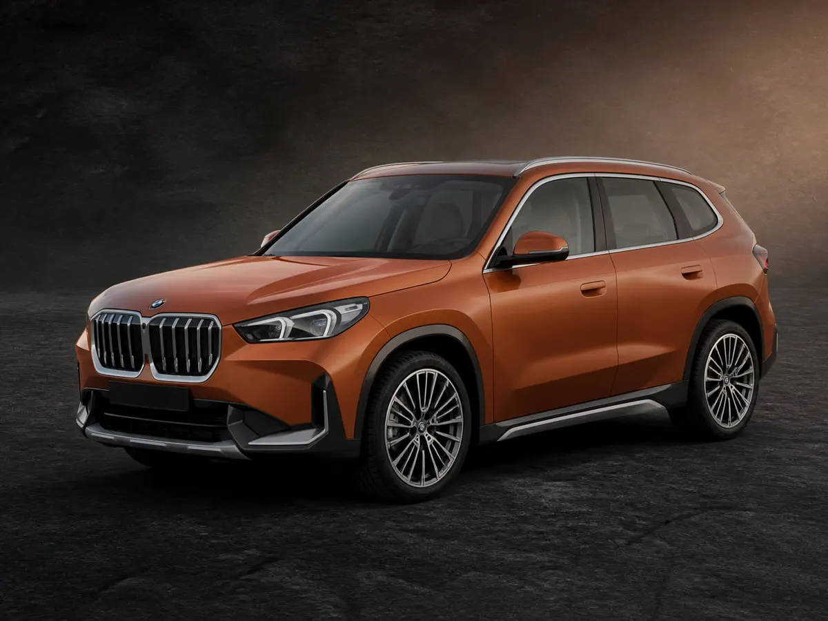 BMW X1 — Studio (dark)