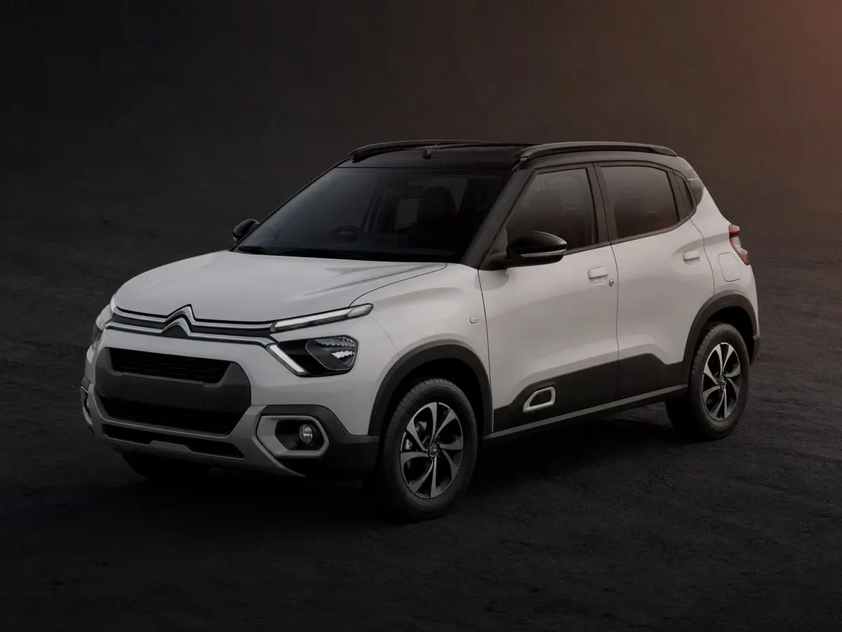 Citroen eC3 — Studio (dark)