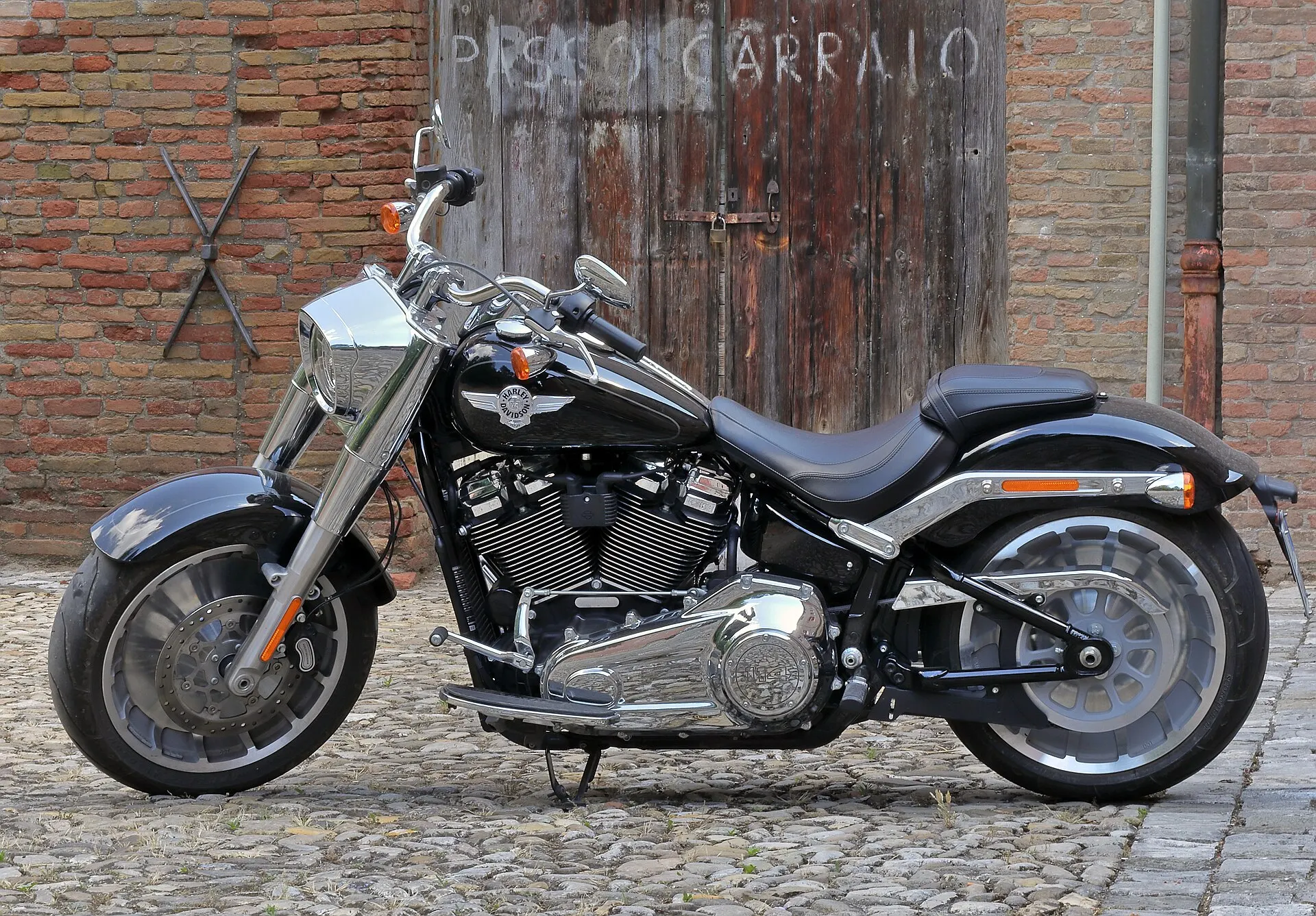 Harley-Davidson Fat Boy 114 — Front three-quarter