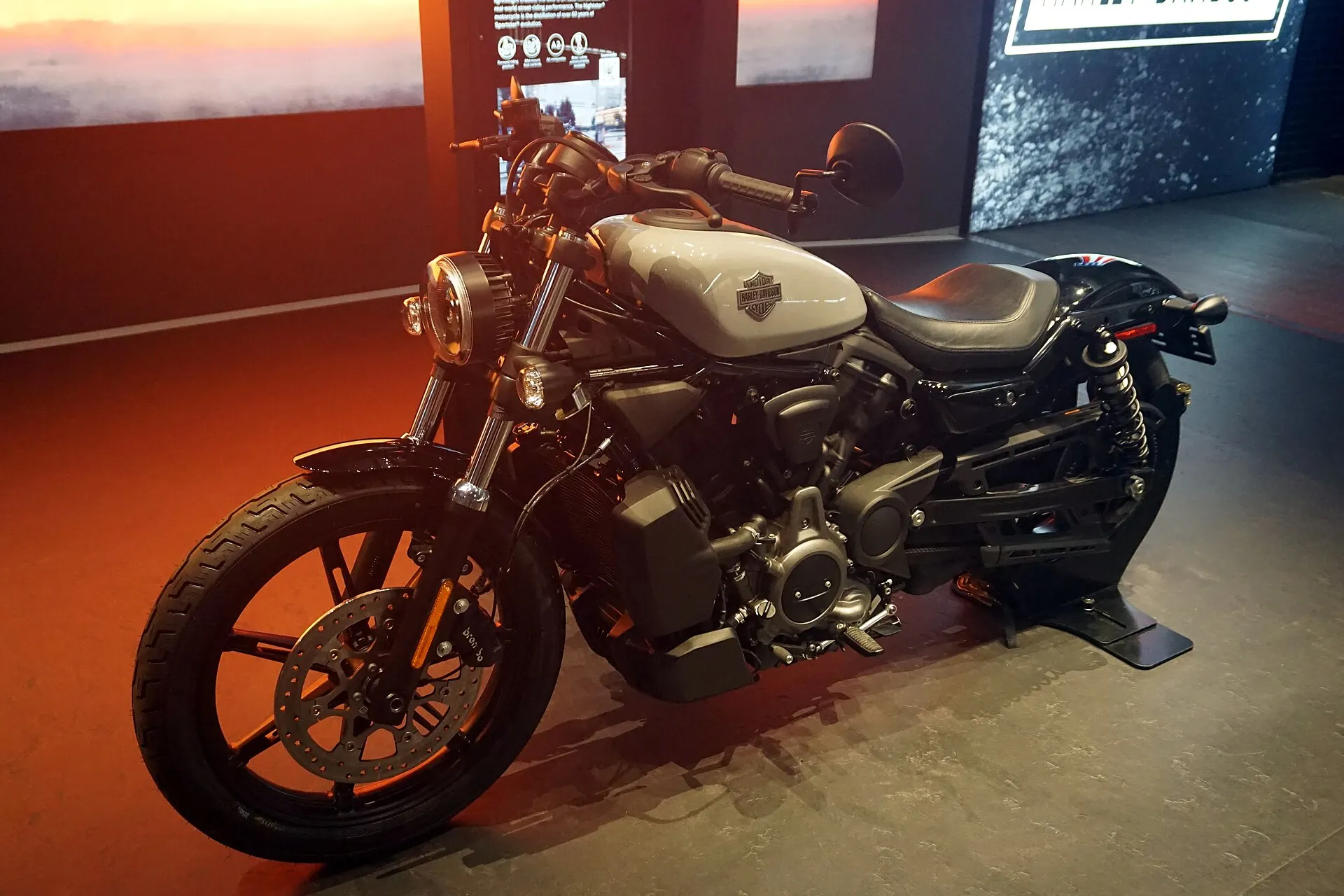 Harley-Davidson Nightster — Front three-quarter