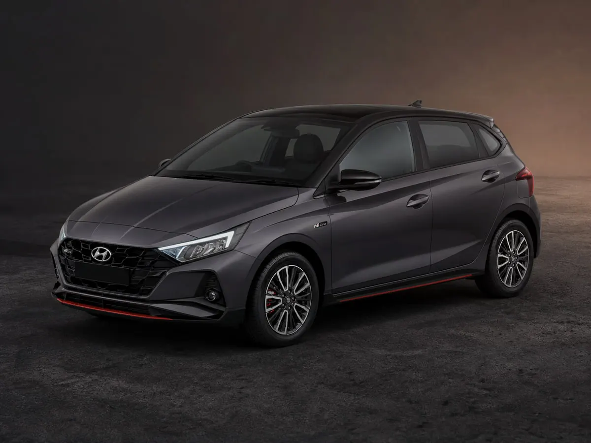 Hyundai i20 N Line — Studio (dark)