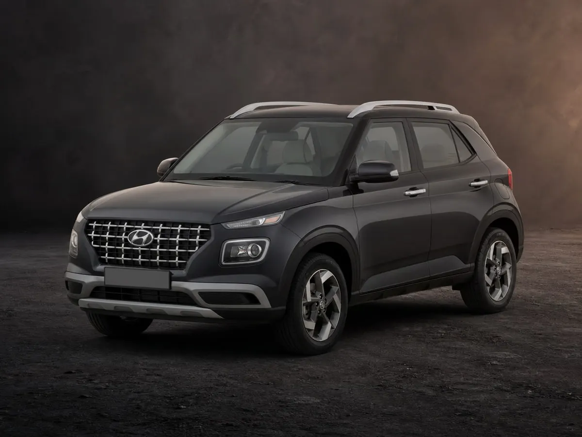 Hyundai Venue — Studio (dark)