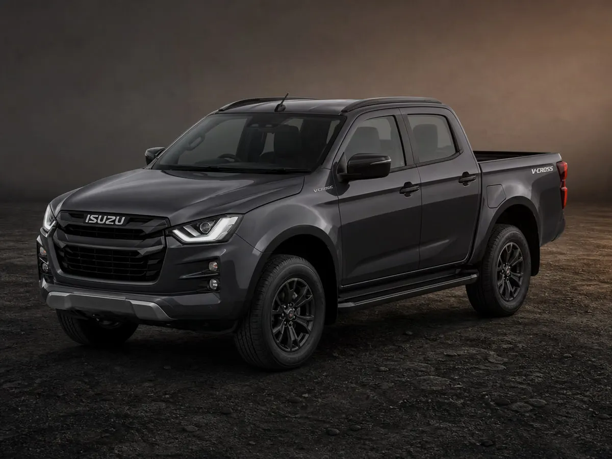 Isuzu D-Max V-Cross — Studio (dark)