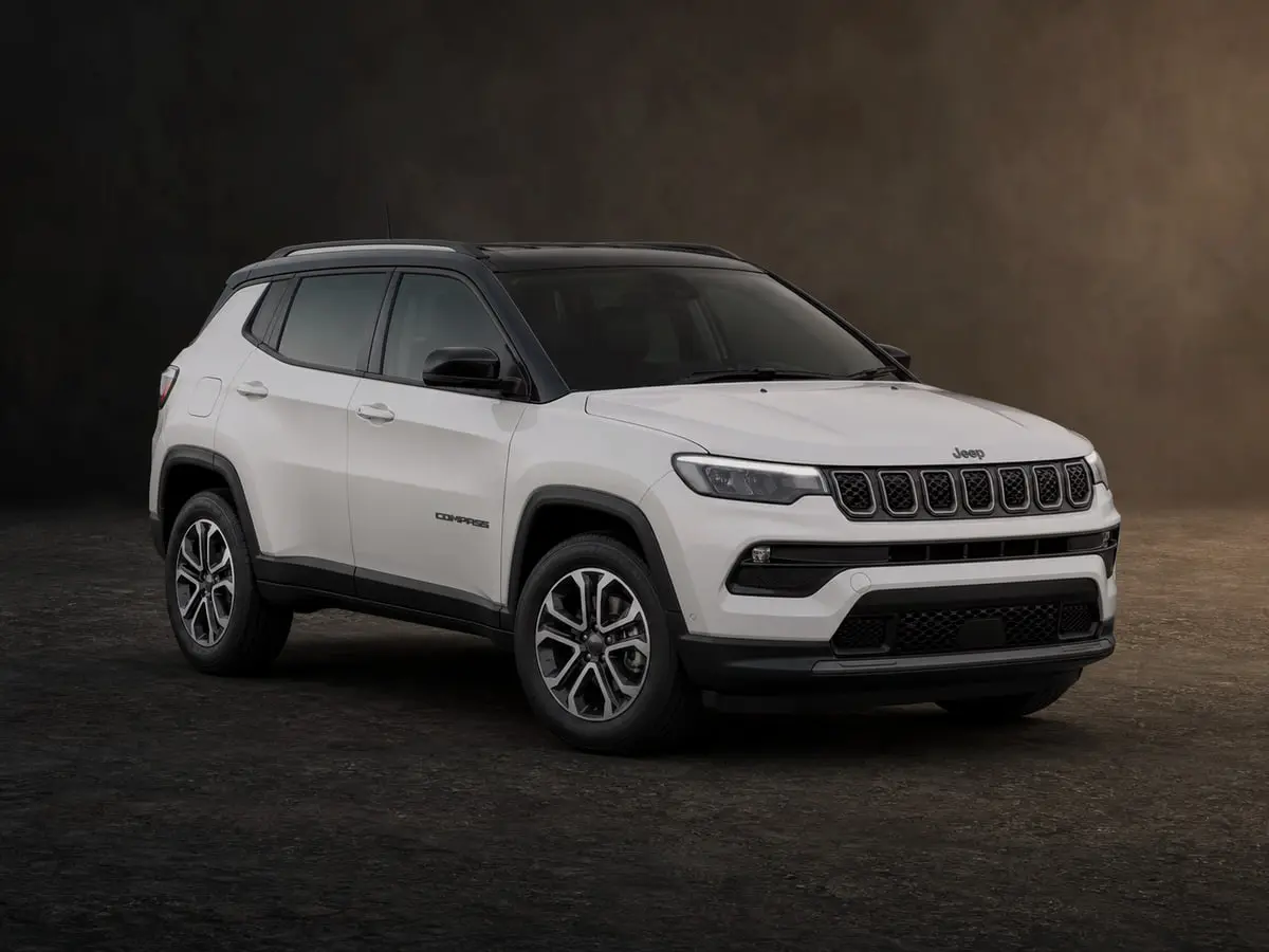 Jeep Compass — Studio (dark)