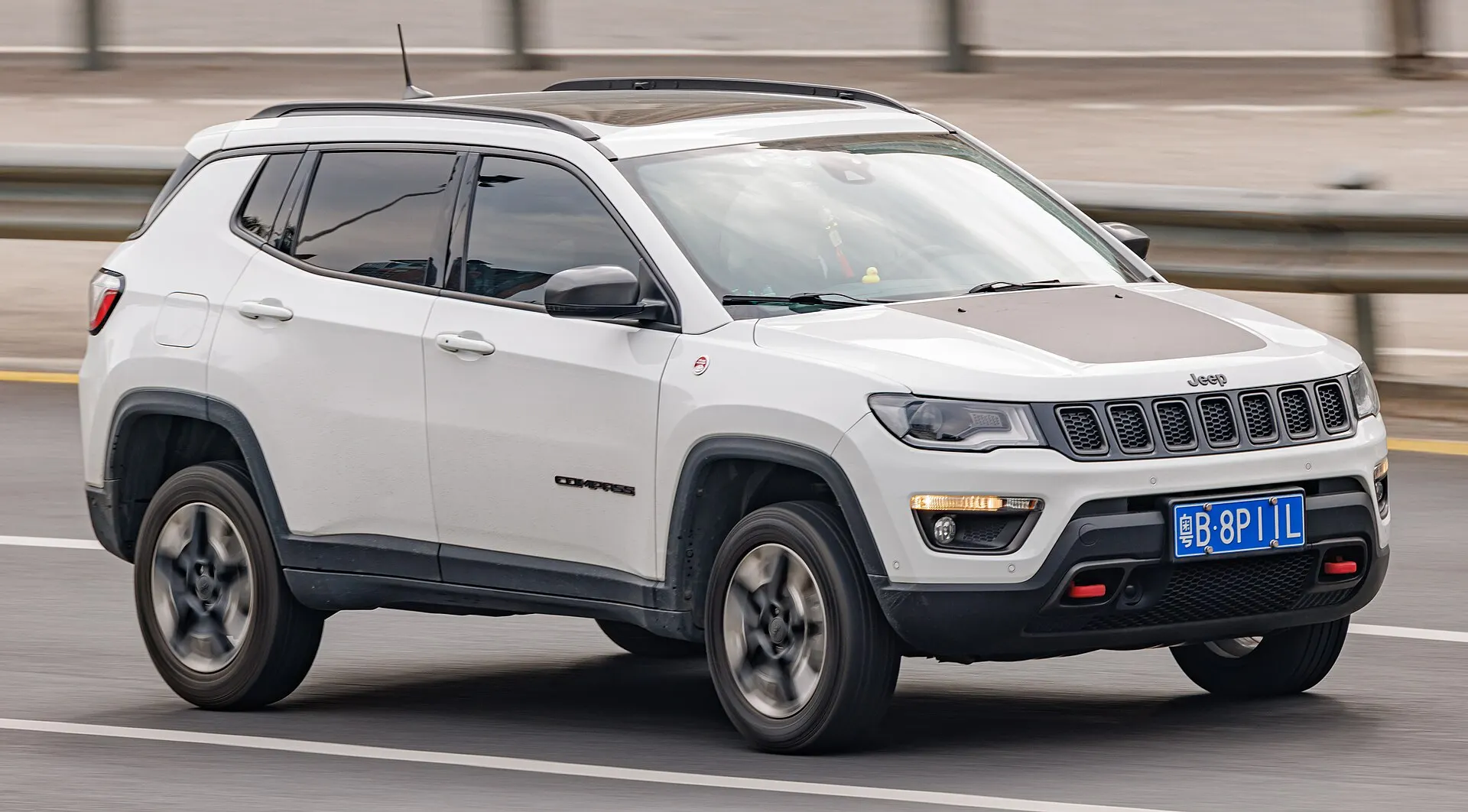 Jeep Compass — On the road