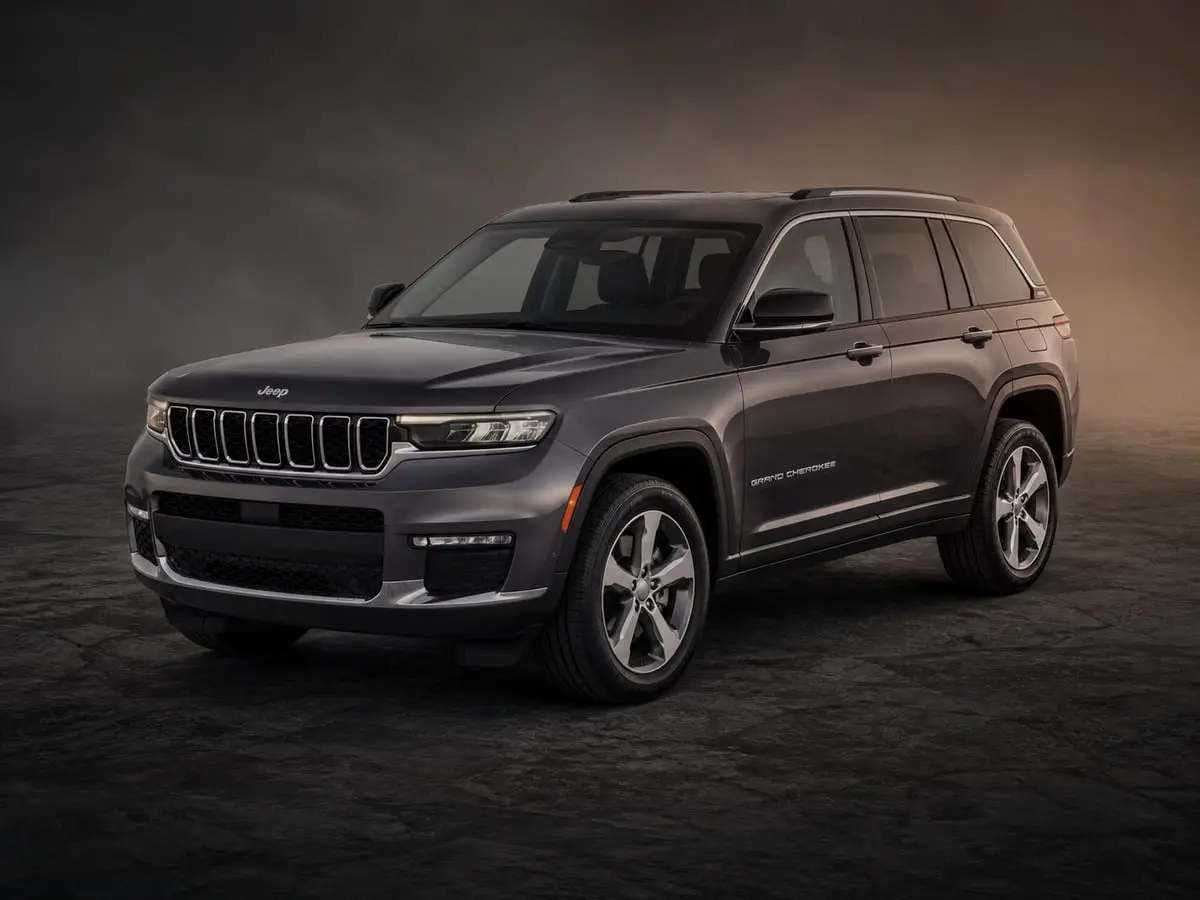 Jeep Grand Cherokee — Studio (dark)