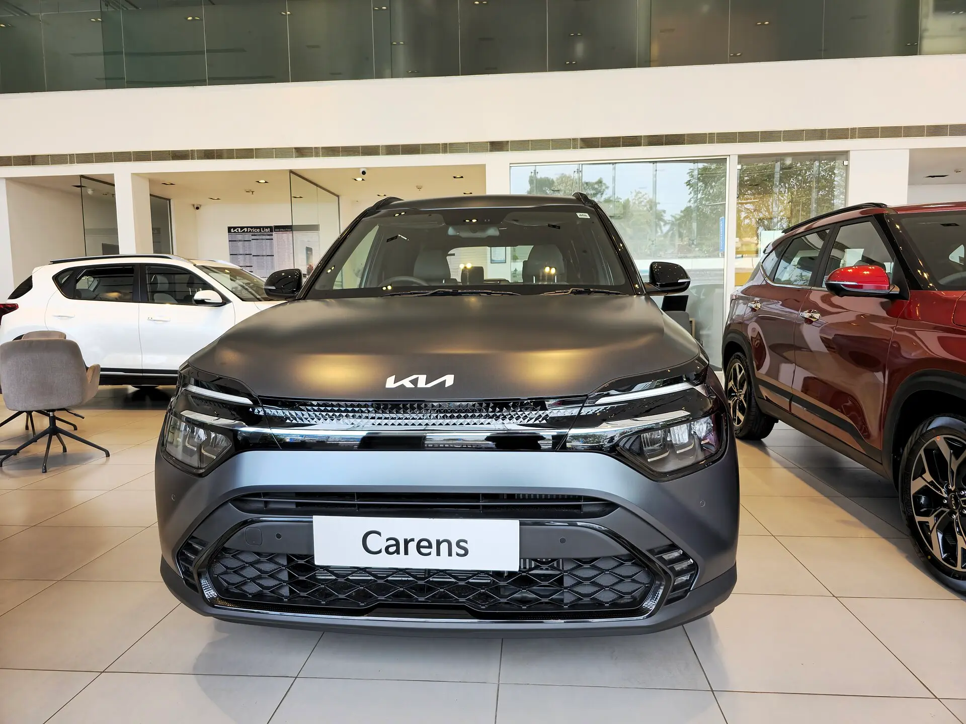 Kia Carens — On the road
