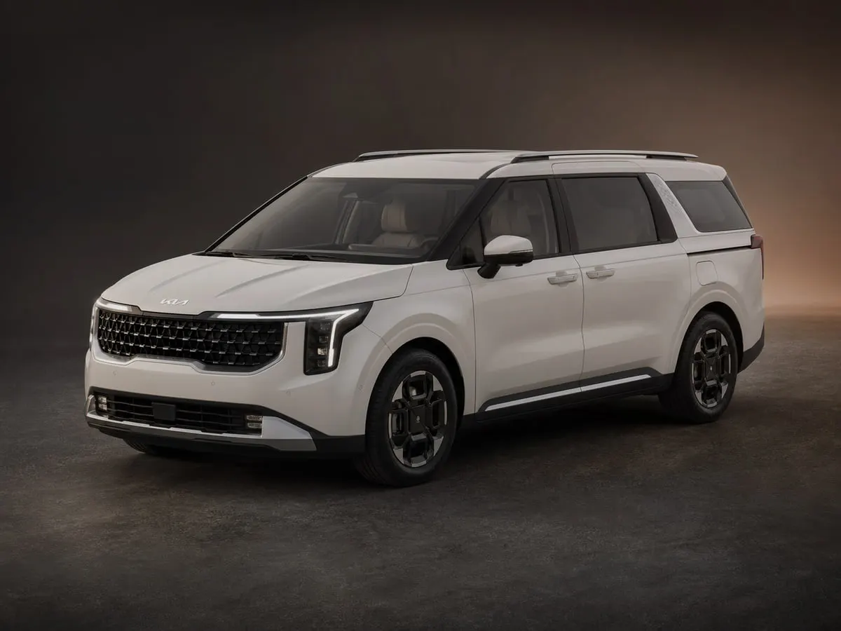 Kia Carnival — Studio (dark)
