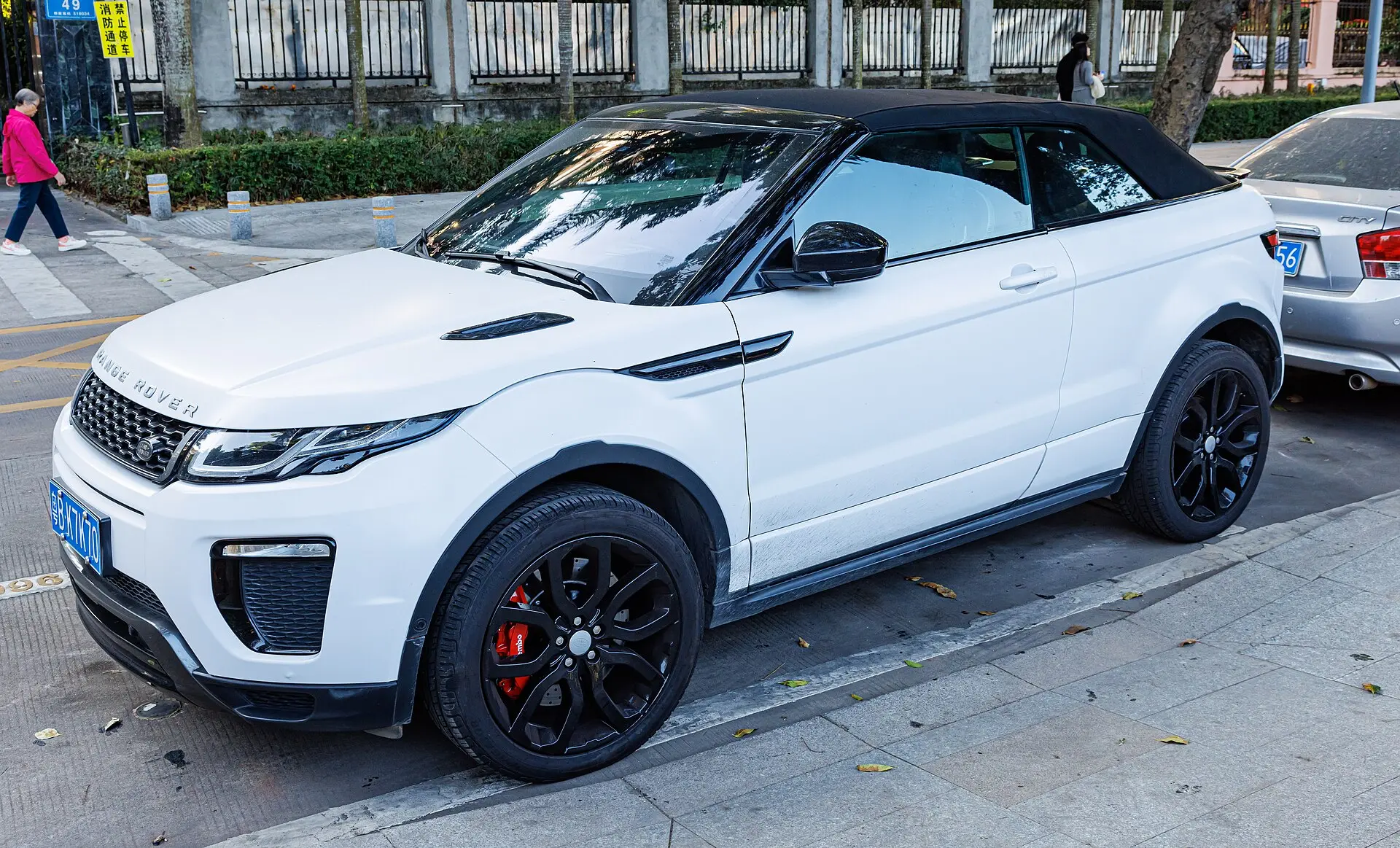 Land Rover Range Rover Evoque — On the road