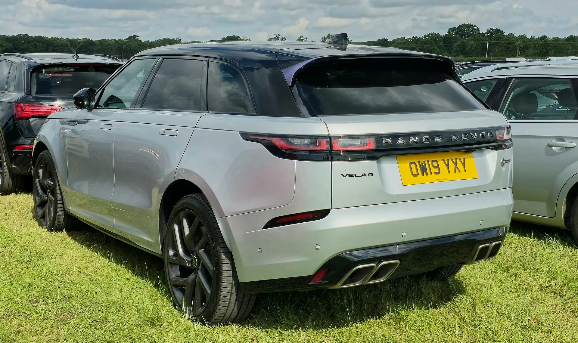 Land Rover Range Rover Velar — On the road