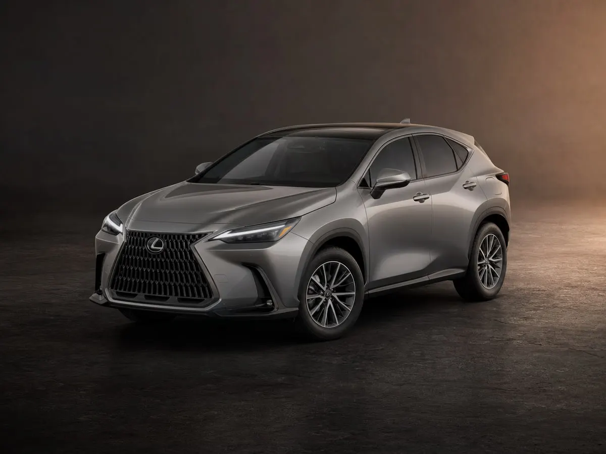 Lexus NX — Studio (dark)