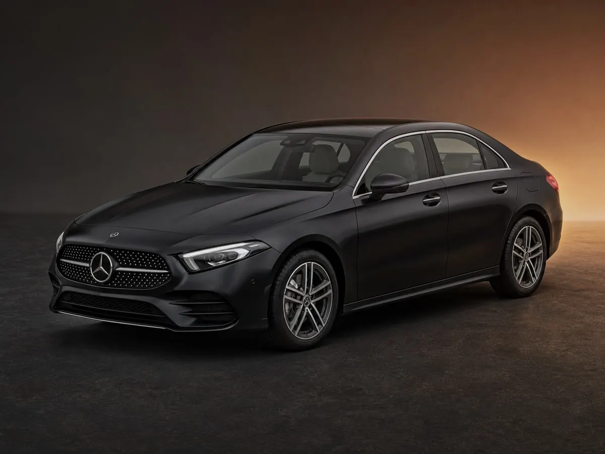 Mercedes-Benz A-Class Limousine — Studio (dark)