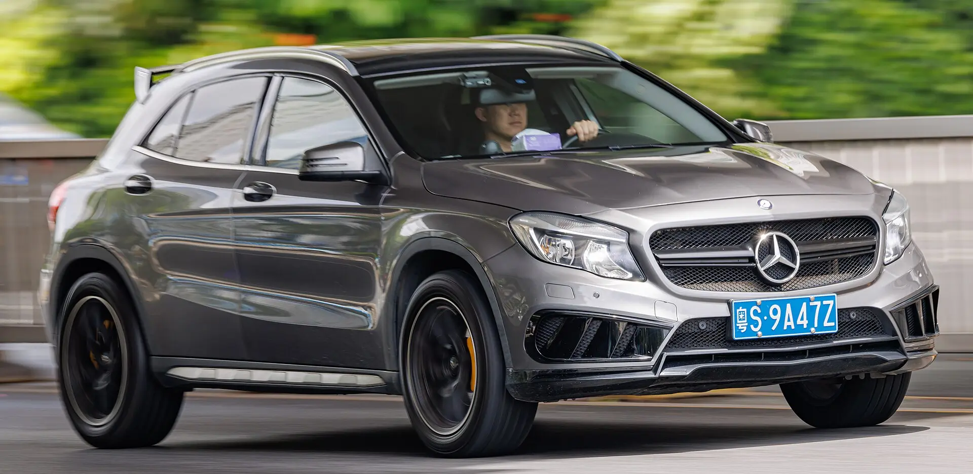 Mercedes-Benz GLA — On the road