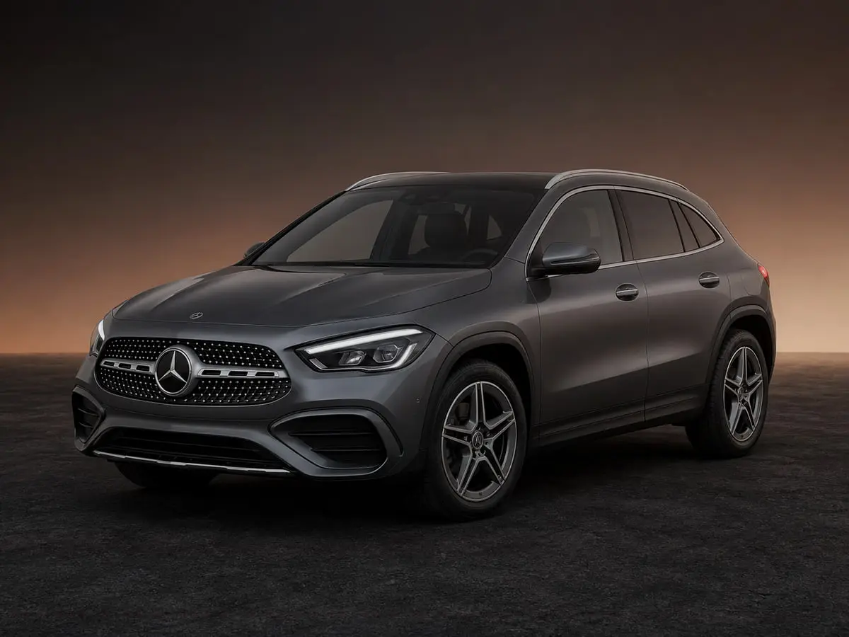 Mercedes-Benz GLA — Studio (dark)