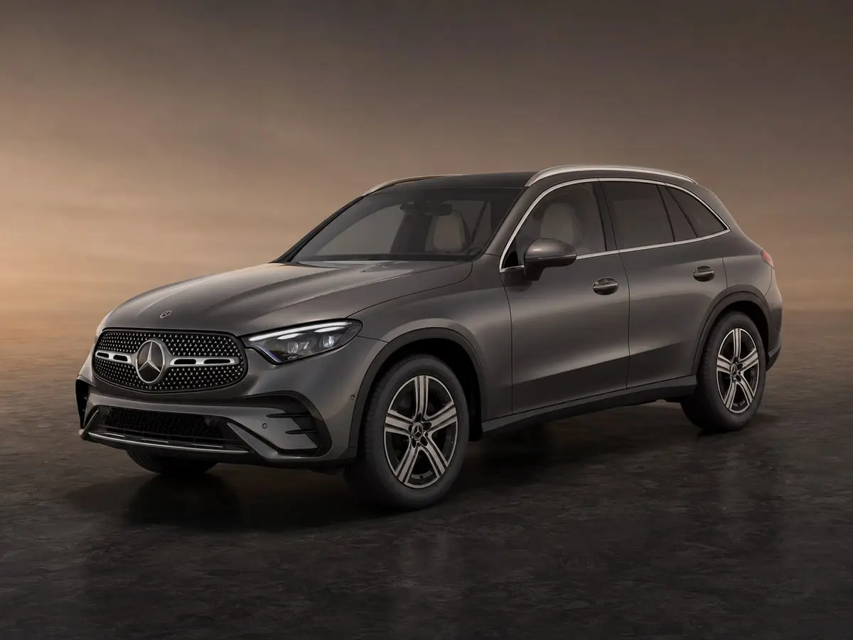 Mercedes-Benz GLC — Studio (dark)