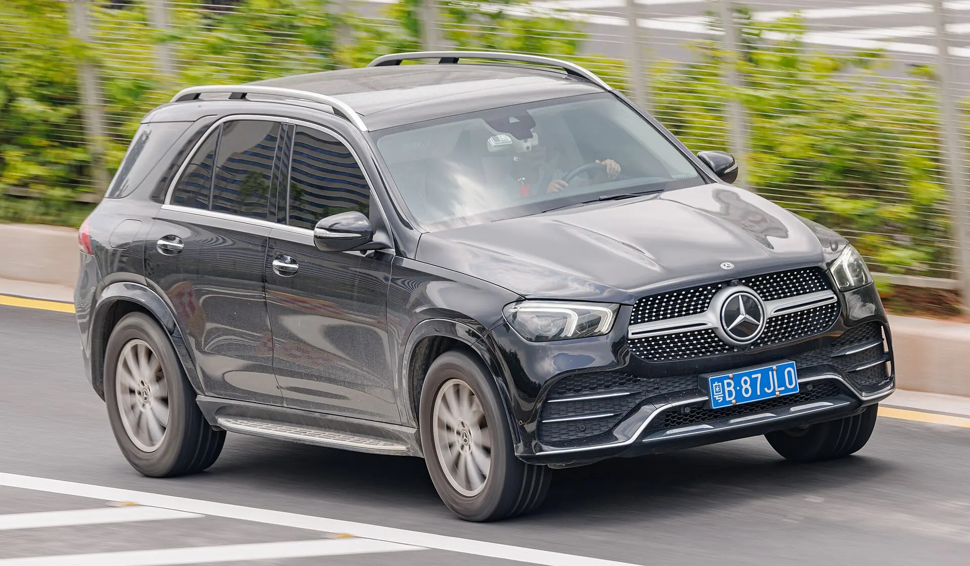 Mercedes-Benz GLE — On the road