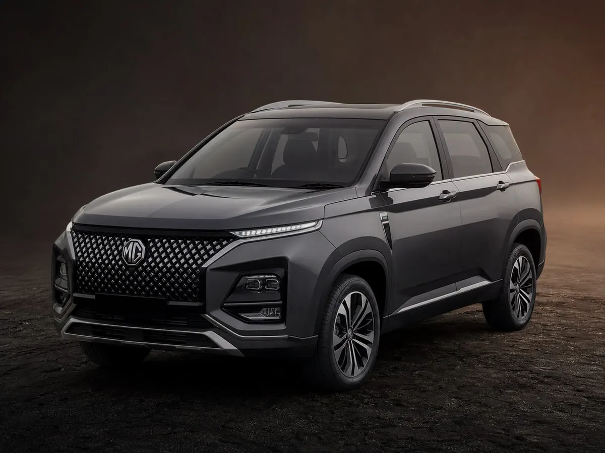 MG Hector — Studio (dark)