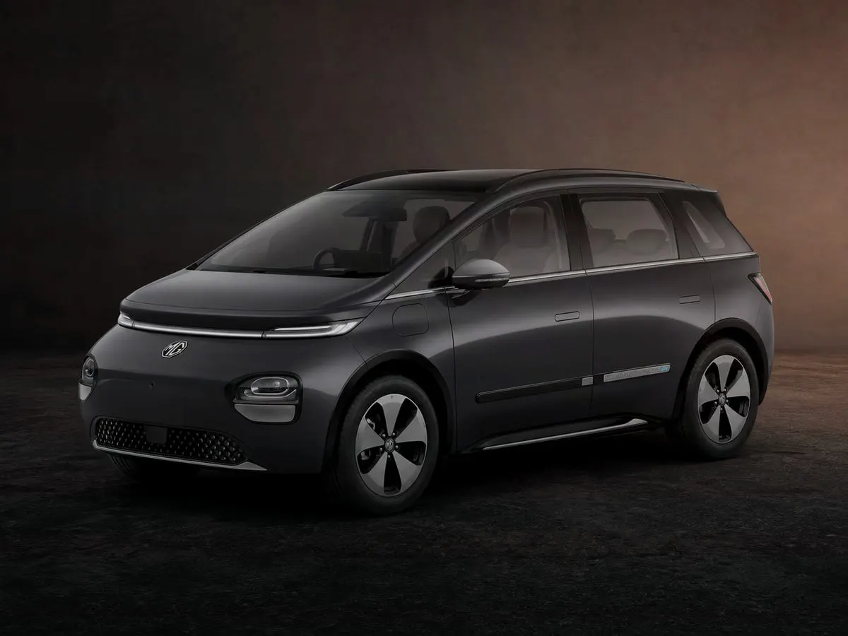 MG Windsor EV — Studio (dark)