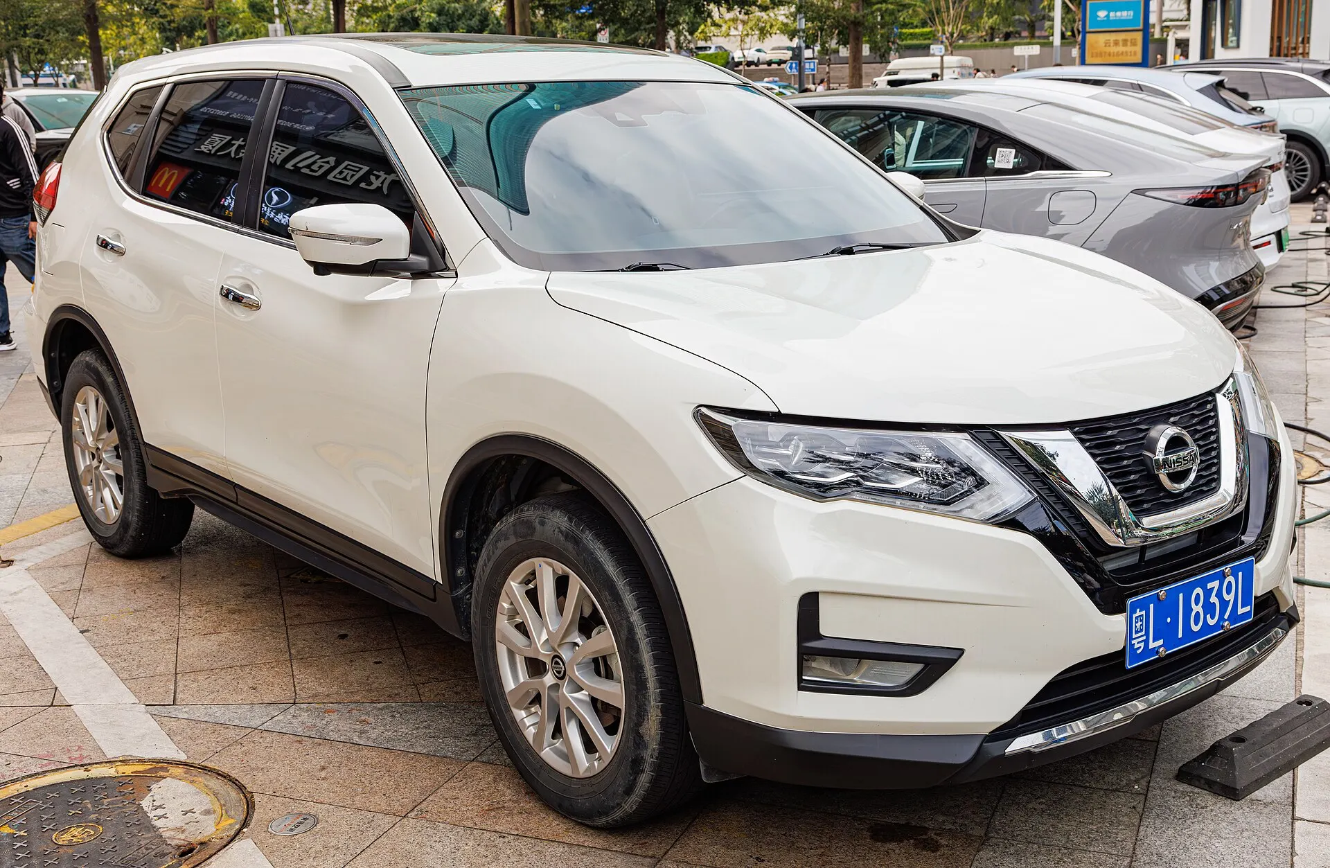 Nissan X-Trail — On the road