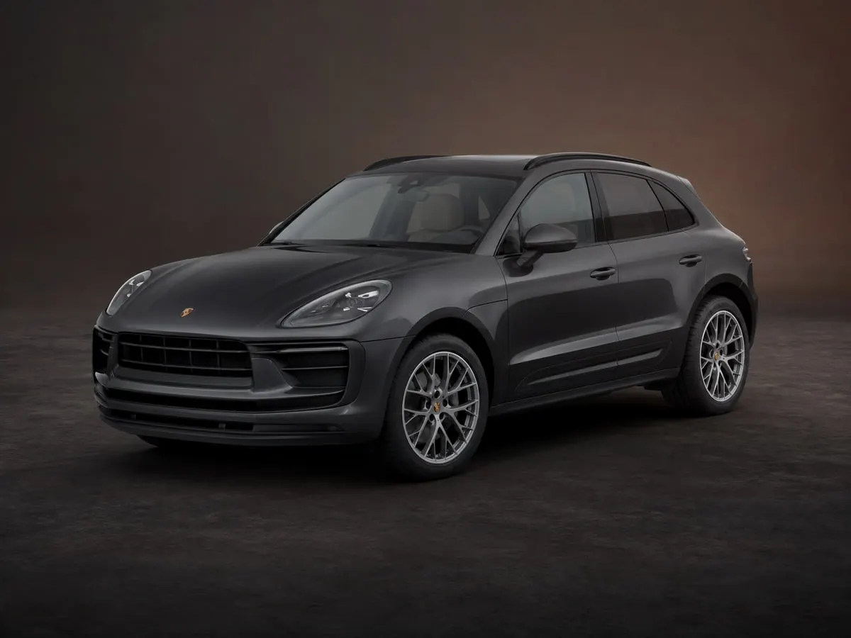 Porsche Macan — Studio (dark)
