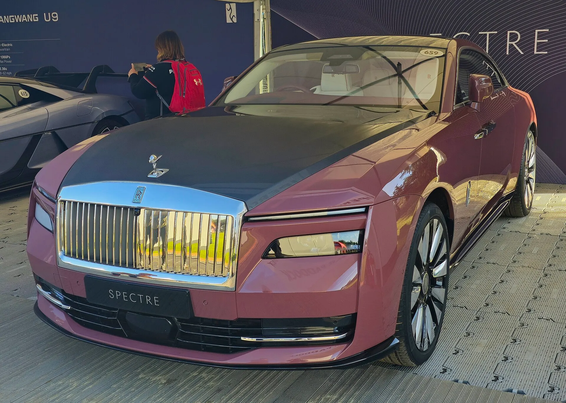 Rolls-Royce Spectre — Studio