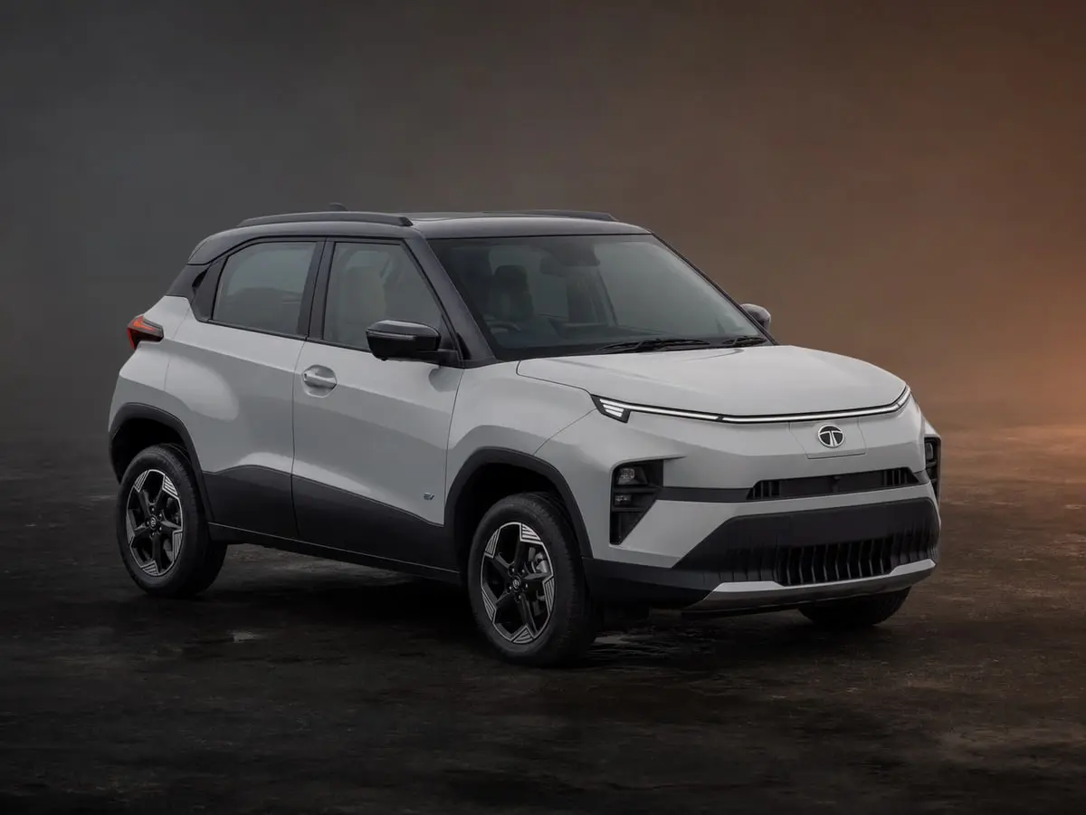 Tata Punch EV — Studio (dark)