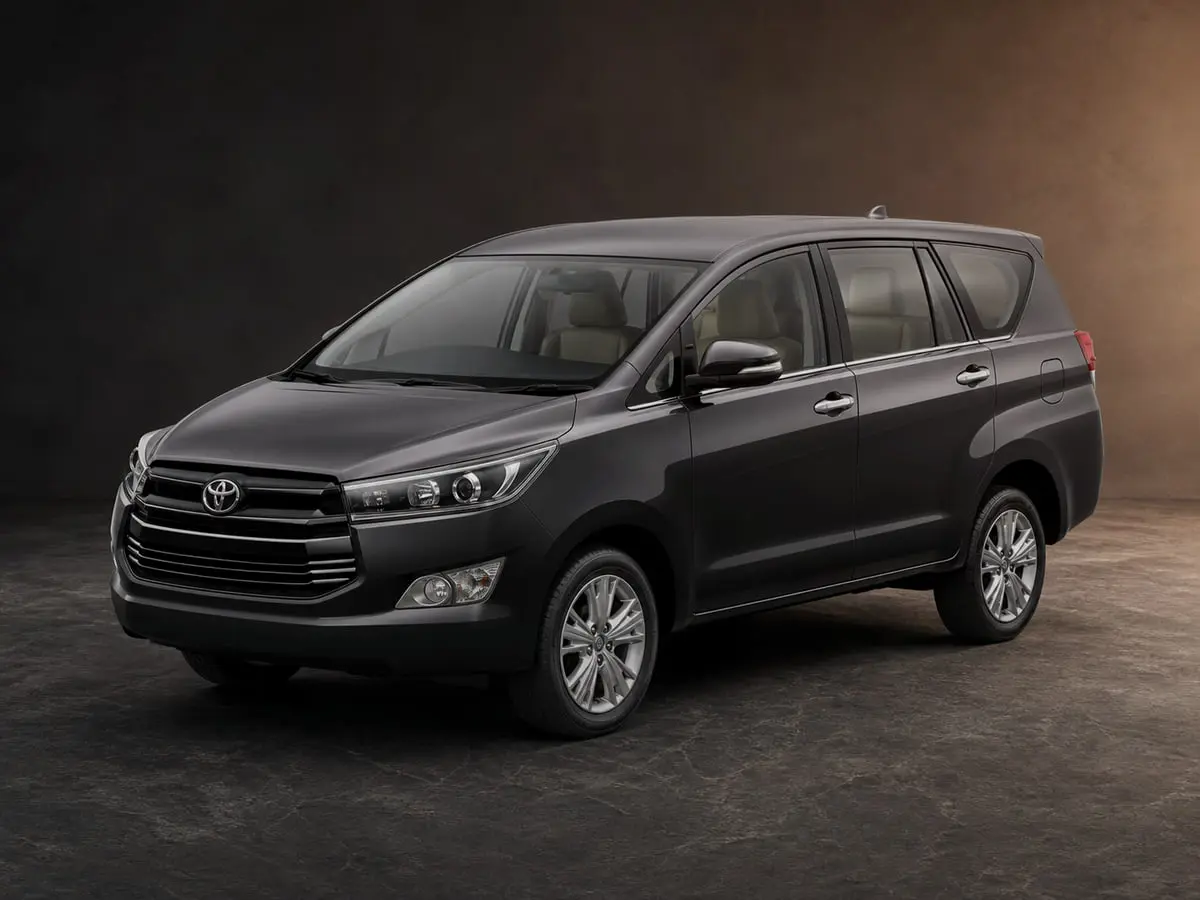 Toyota Innova Crysta — Studio (dark)