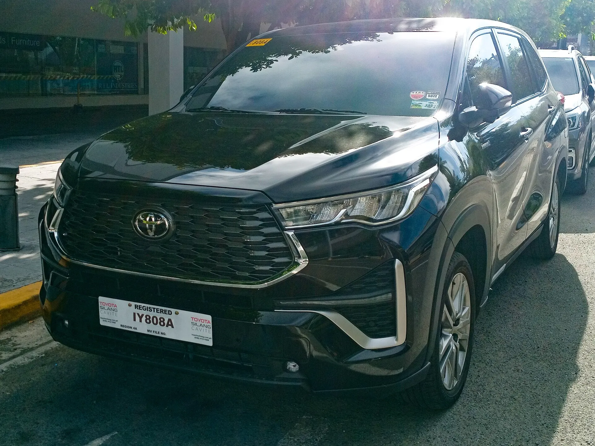 Toyota Innova Hycross — On the road