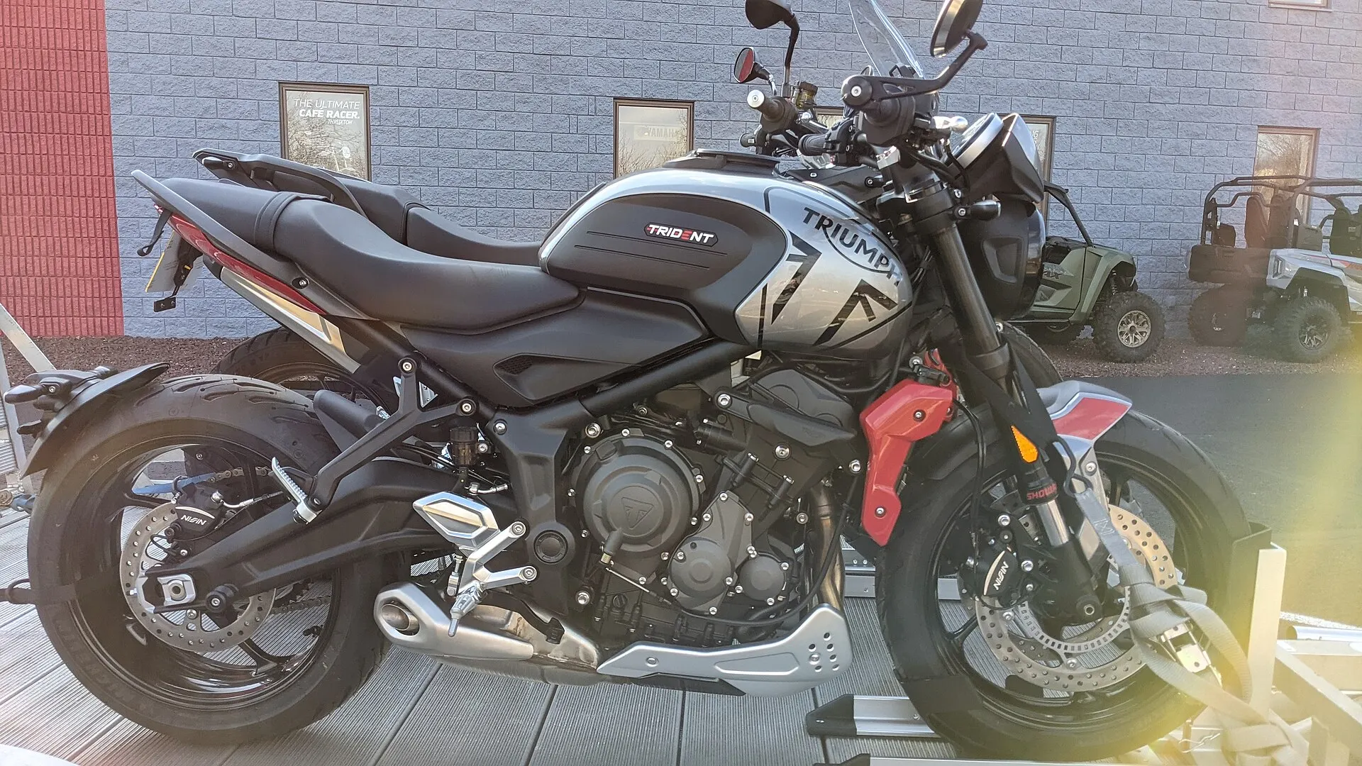 Triumph Trident 660 — Front three-quarter