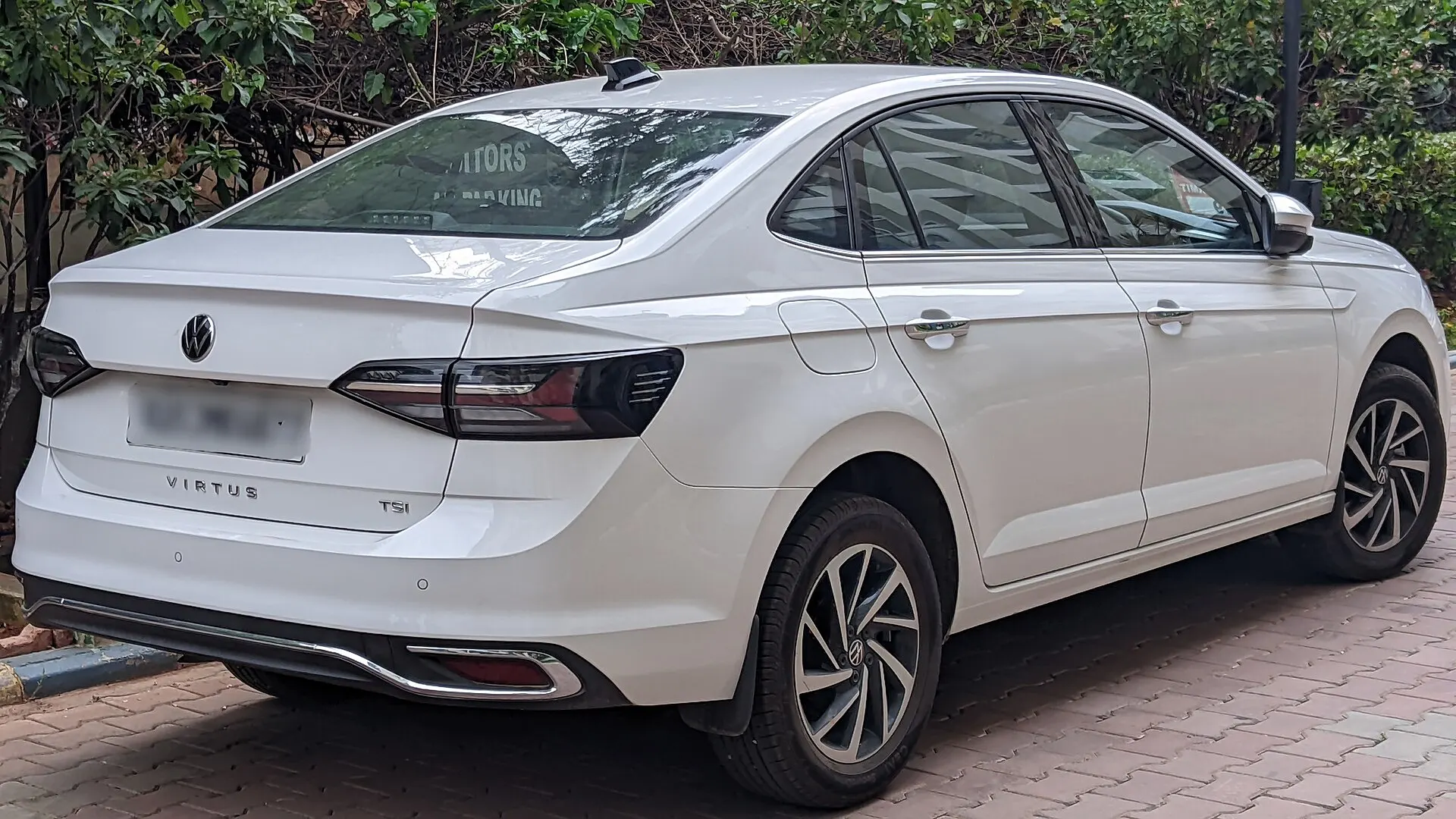 Volkswagen Virtus — On the road