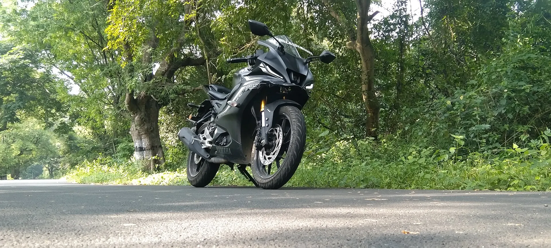 Yamaha R15 V4 — Front three-quarter